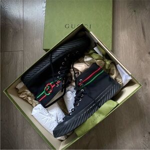 GUCCI authentic Men's Interlocking G high-top sneaker